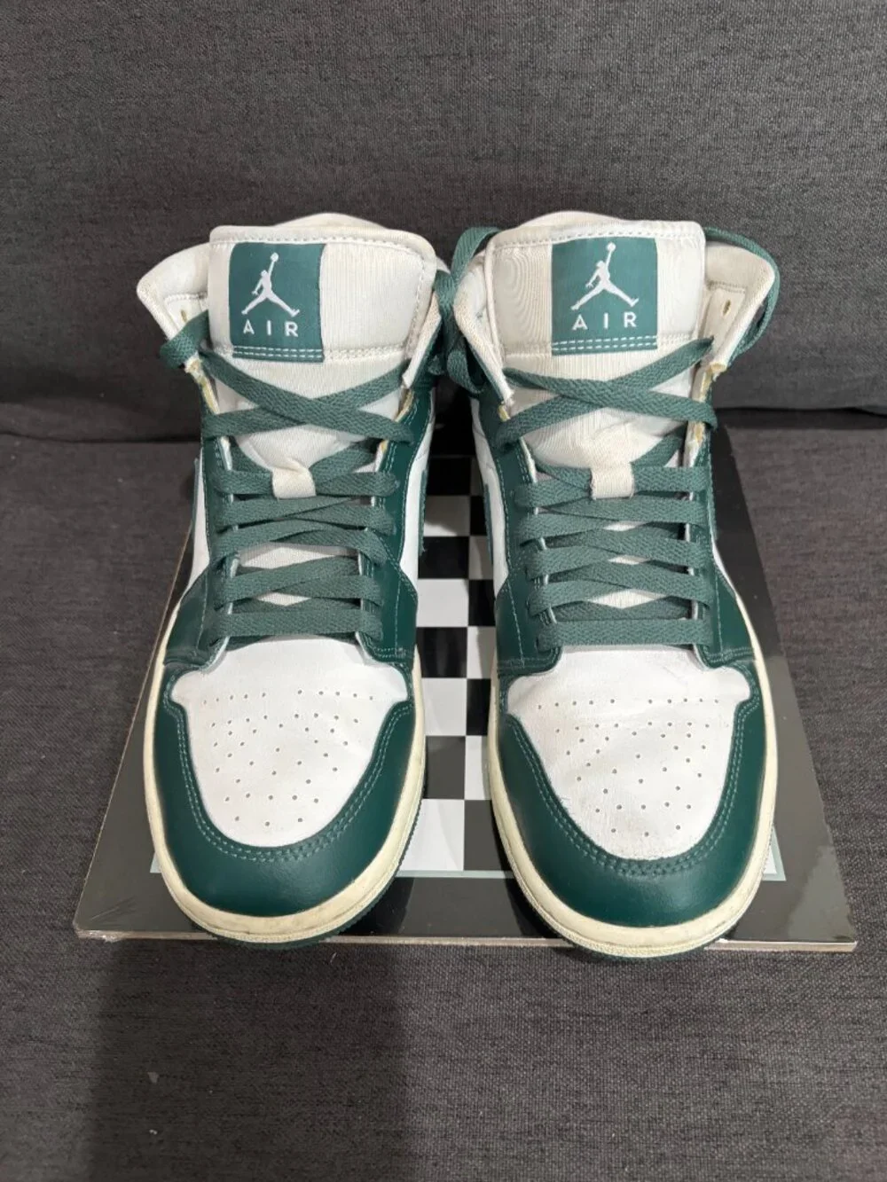 Nike Air Jordan 1 Women Mid-sneaker with two-tone white and dark green leather S